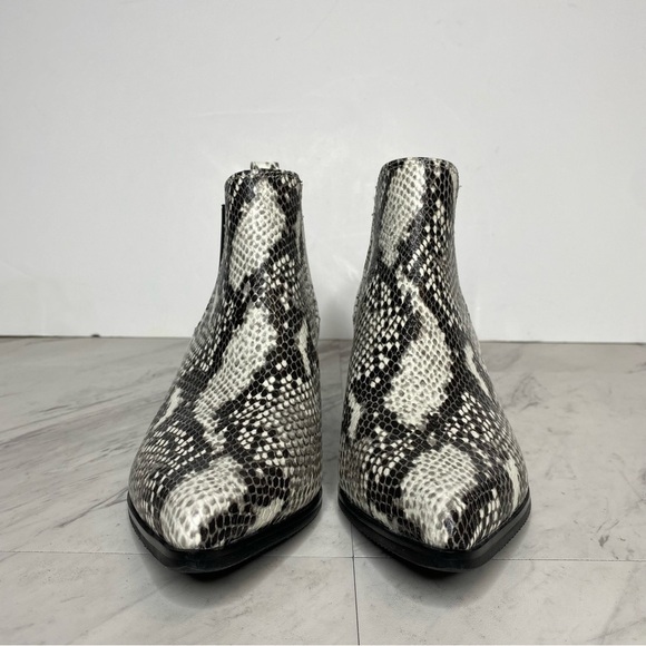 New! Blondo Emelia Chelsea Bootie 8M - Picture 2 of 13